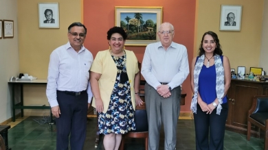 Consultores de la RTI International - visitan la Universidad